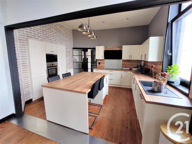 Afficher la photo en grand immeuble à vendre - 323.0 m2 - CALAIS - 62 - NORD-PAS-DE-CALAIS - Century 21 Transimmo