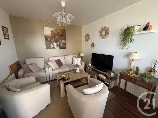 Afficher la photo en grand Appartement F2 à vendre - 4 pièces - 45.0 m2 - BOULOGNE SUR MER - 62 - NORD-PAS-DE-CALAIS - Century 21 Transimmo