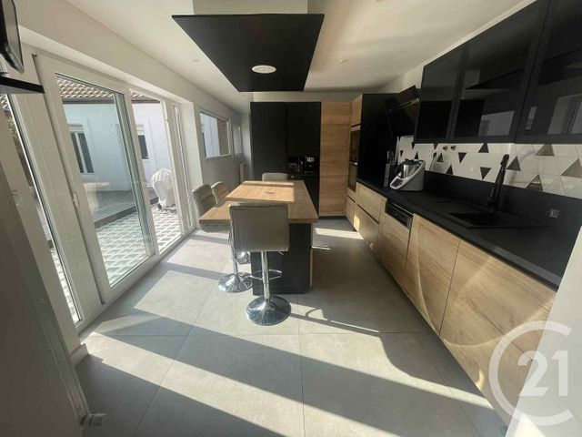 Afficher la photo en grand Appartement à vendre - 7 pièces - 220.0 m2 - BOULOGNE SUR MER - 62 - NORD-PAS-DE-CALAIS - Century 21 Transimmo