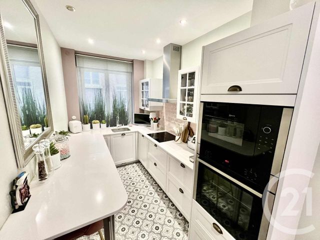 Afficher la photo en grand Appartement F4 à vendre - 8 pièces - 181.0 m2 - BOULOGNE SUR MER - 62 - NORD-PAS-DE-CALAIS - Century 21 Transimmo