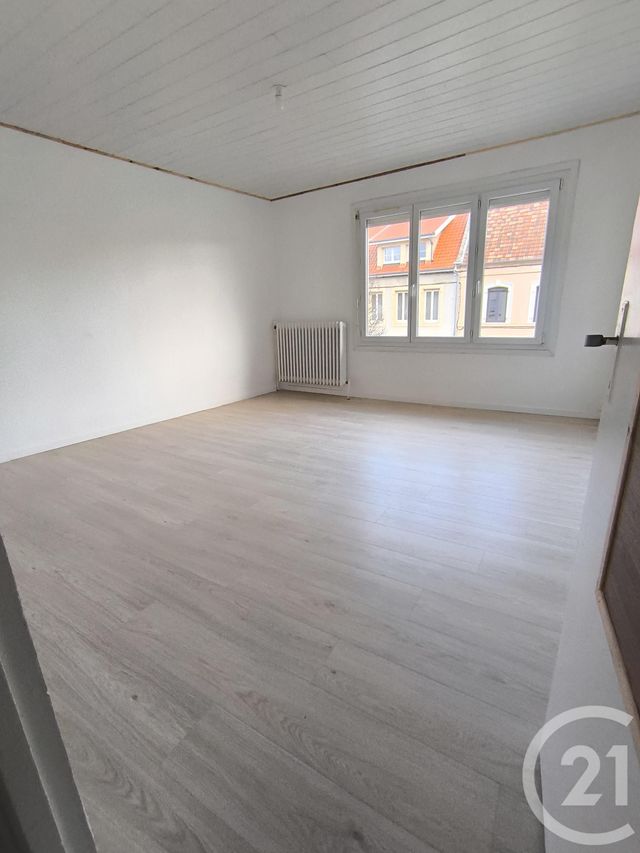 Appartement à louer - 4 pièces - 75.0 m2 - MARQUISE - 62 - NORD-PAS-DE-CALAIS - Century 21 Transimmo