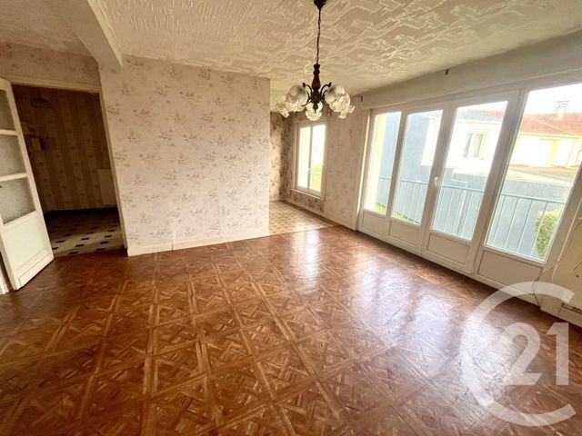 Appartement F3 bis à vendre - 4 pièces - 80.0 m2 - OUTREAU - 62 - NORD-PAS-DE-CALAIS - Century 21 Transimmo