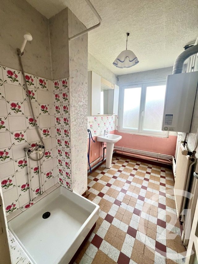 Appartement F3 bis à vendre - 4 pièces - 80.0 m2 - OUTREAU - 62 - NORD-PAS-DE-CALAIS - Century 21 Transimmo